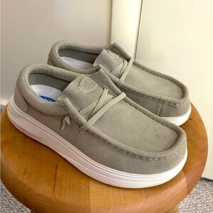 Hey Dude Women's Light Gray Flats